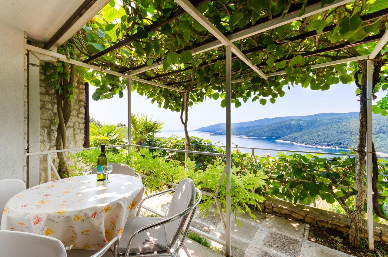 Apartments Mandica Rabac Exterior photo